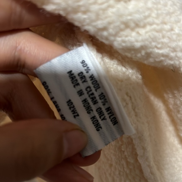 Eileen fisher cream wool sweater, size S can fit a M too - Picture 4 of 7